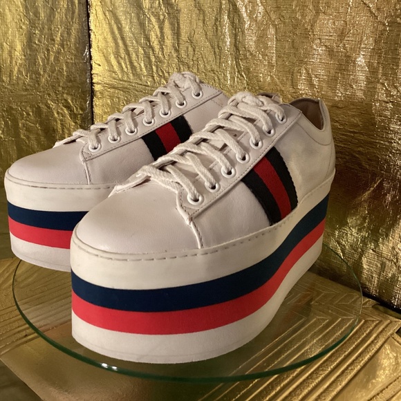 Gucci Women’s Peggy leather web platform sneakers - Picture 1 of 13